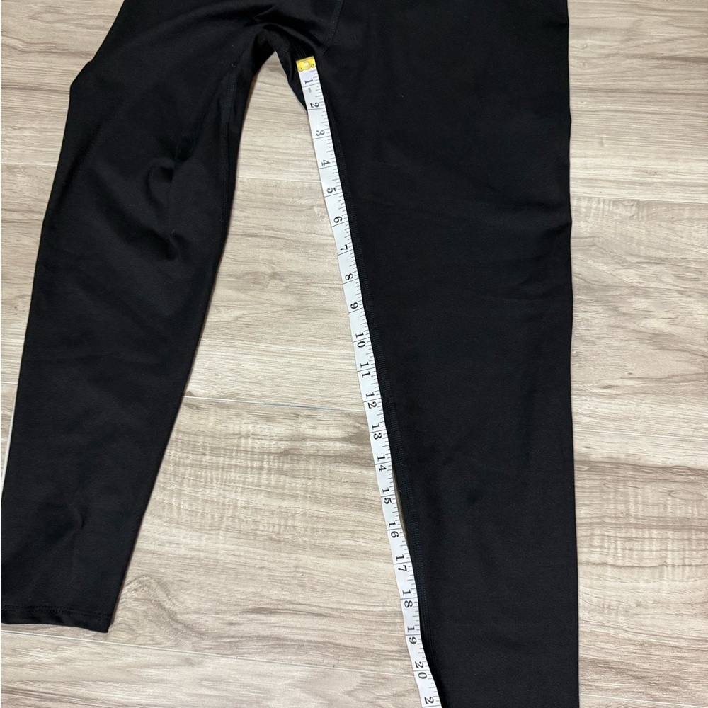 Black High-Waisted Leggings - Picture 3 of 4